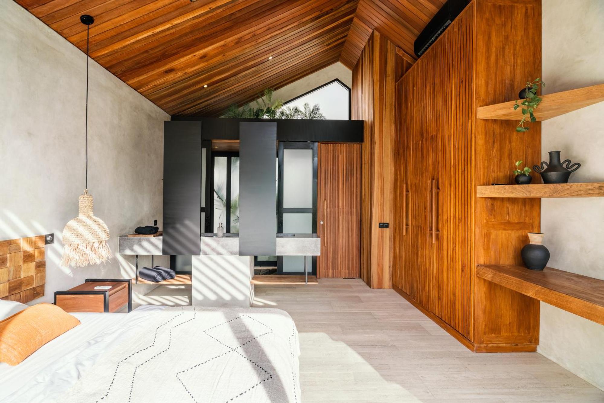 Blacksand Pererenan Villa